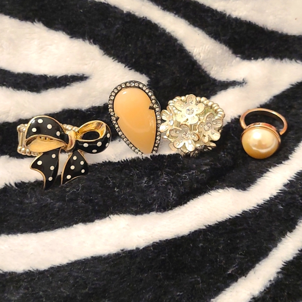 Set of rings